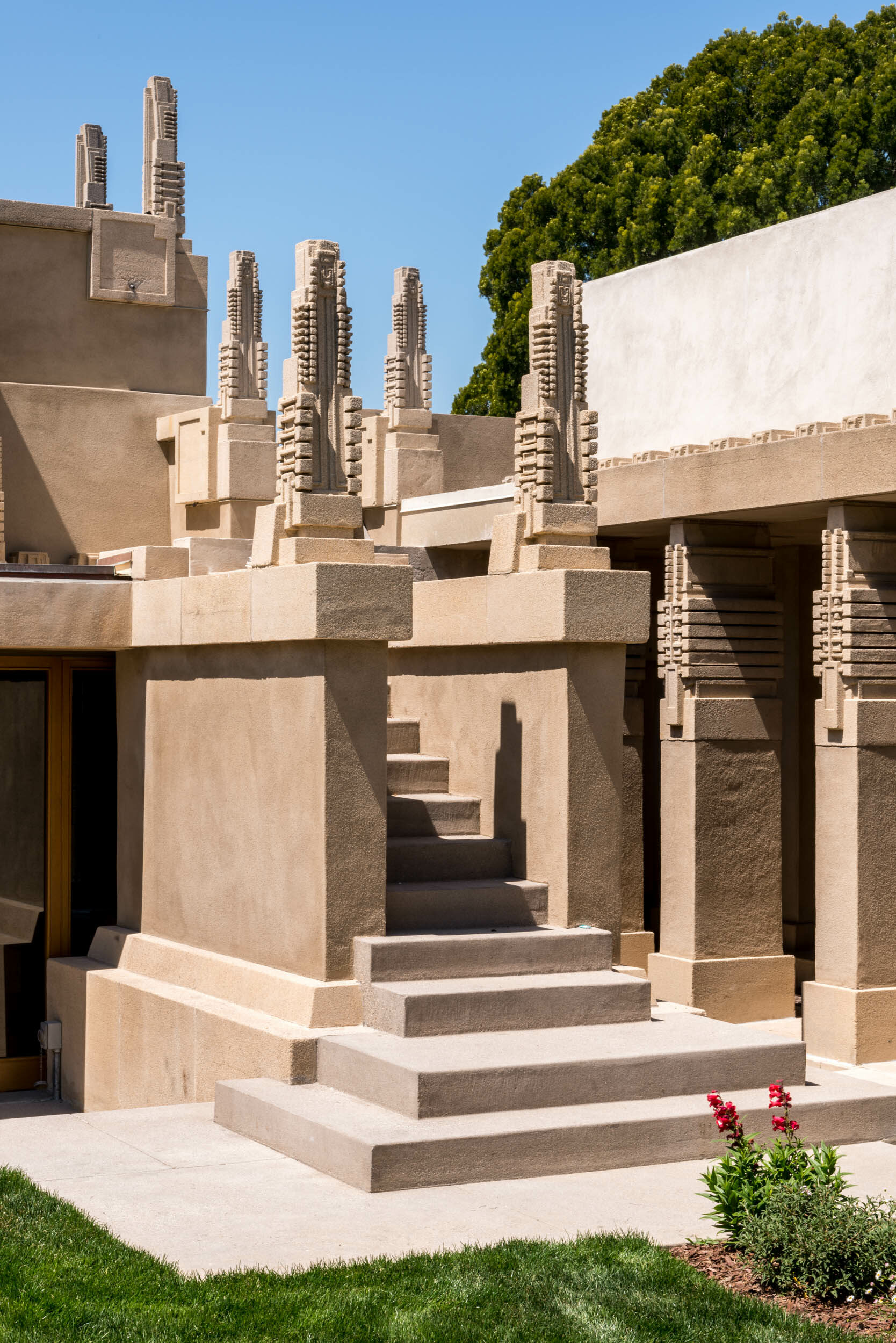 patio staircase, hollyhock house joshua whitejwpictures.com, courtesy of hollyhock house